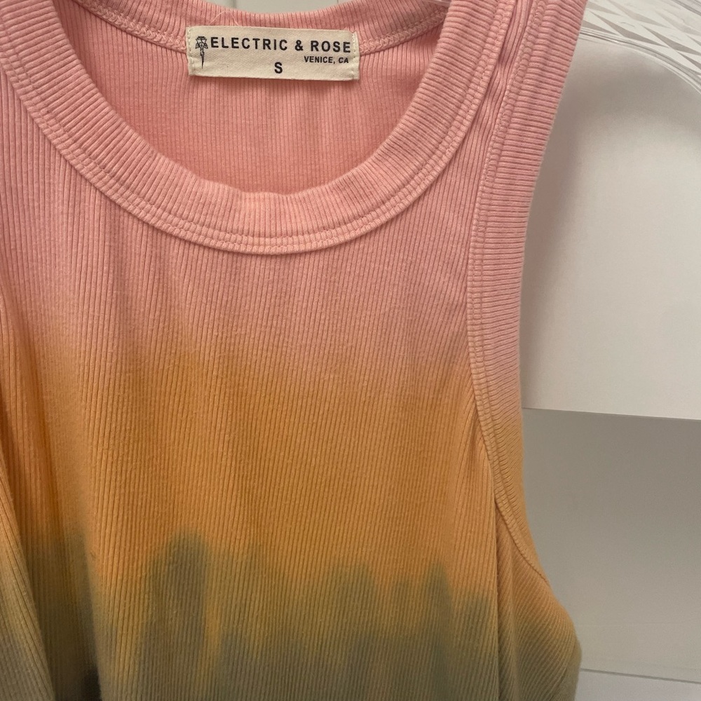 Electric and rose ombré tank top size small